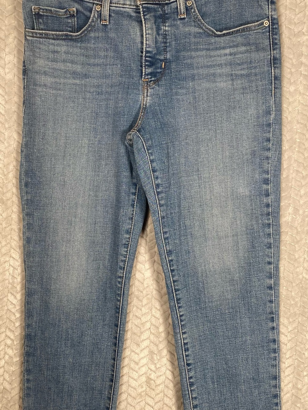 Levi's 311 Shaping Skinny Capri Jeans Womens 28 Medium Wash Mid Rise